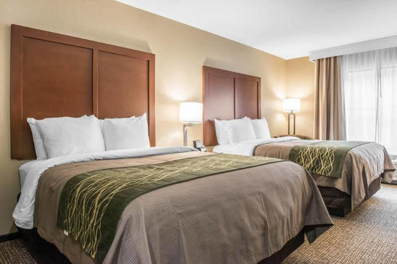 Comfort Inn & Suites พิตต์สเบิร์ก ภายนอก รูปภาพ