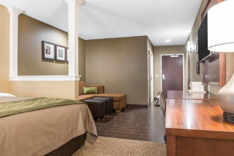 Comfort Inn & Suites พิตต์สเบิร์ก ภายนอก รูปภาพ
